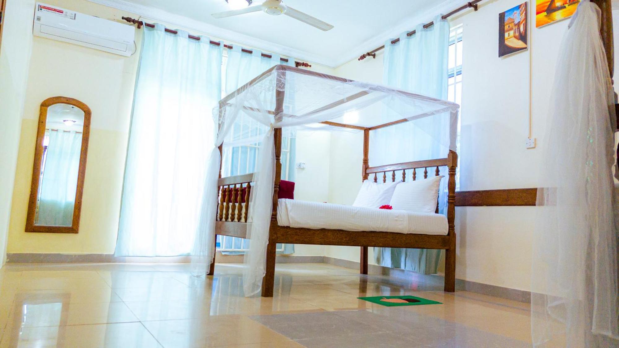 Sands Inn Hotel Pwani Mchangani Exterior photo
